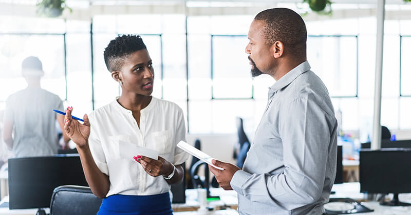 Colleagues-having-discussion